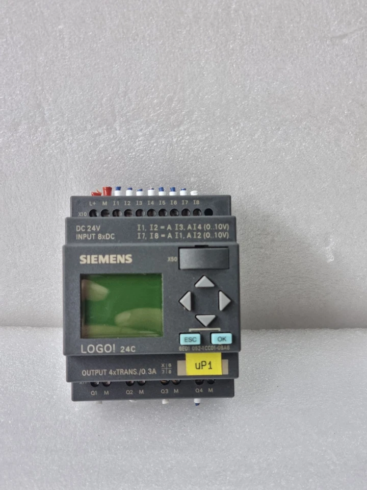 SIEMENS 6ED1052-1CC01-0BA6 LOGO PLC 6ED10521CC010BA6 24VDC 24C (Little Used)